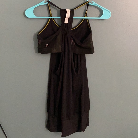 Lulu Lemon No Limits Tank. size 4 - Picture 5 of 7